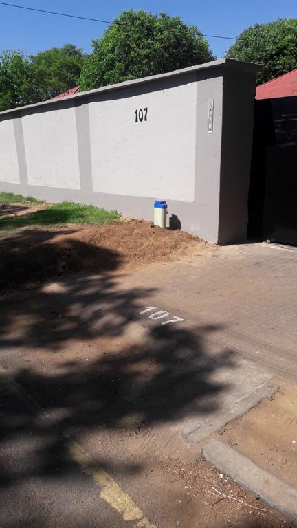 Valley Guest House Pretoria-Noord Exterior foto